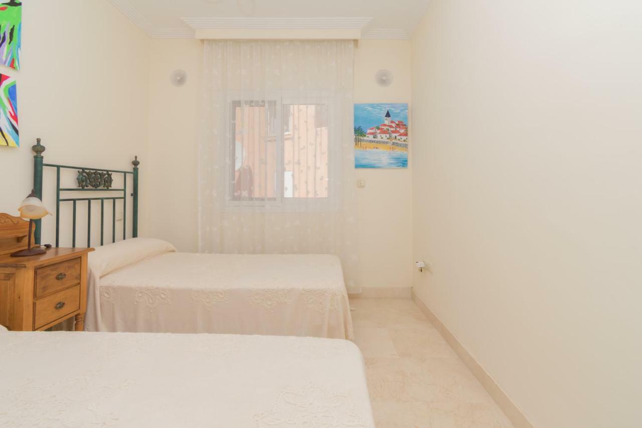 Вілла Urb Playa Azul 24 Естепона Екстер'єр фото